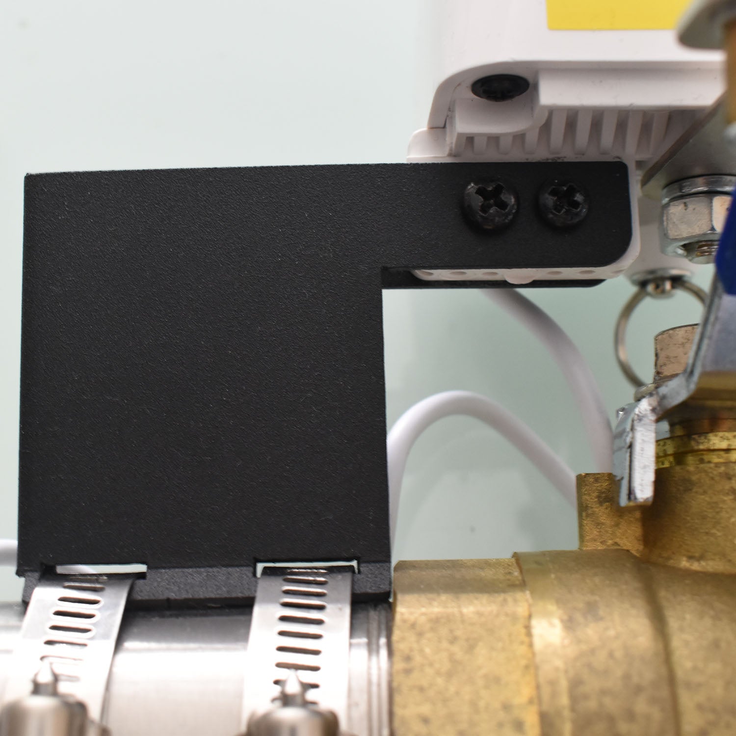 Bracket for 1 inch and 1 1/2 inch - YoLink